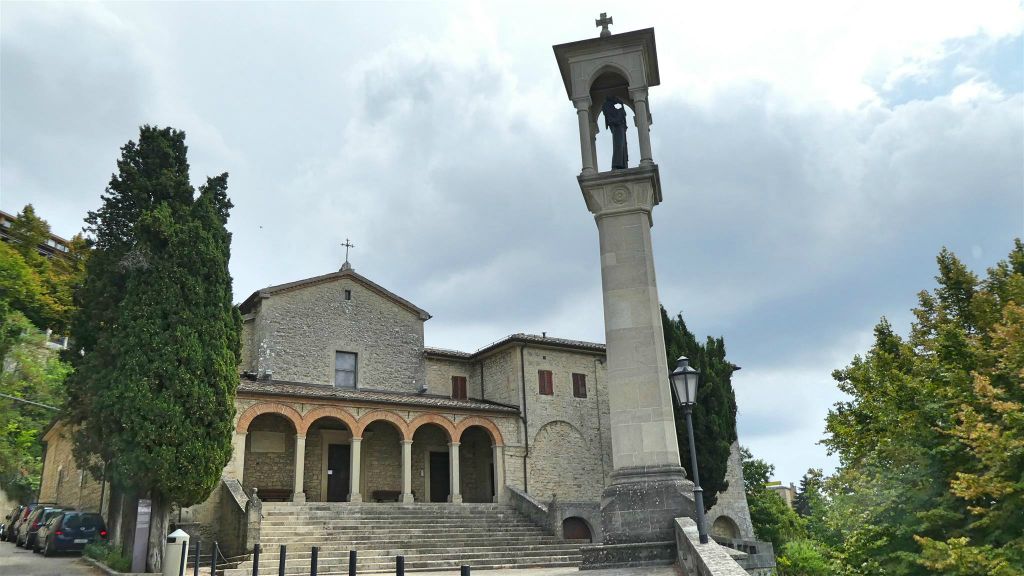 SAN MARINO - de kerk van San Quirino