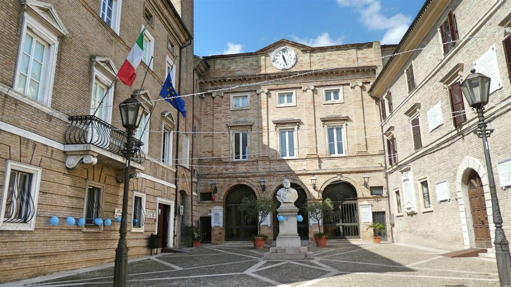 LORETO - het plein Piazza Garibaldi