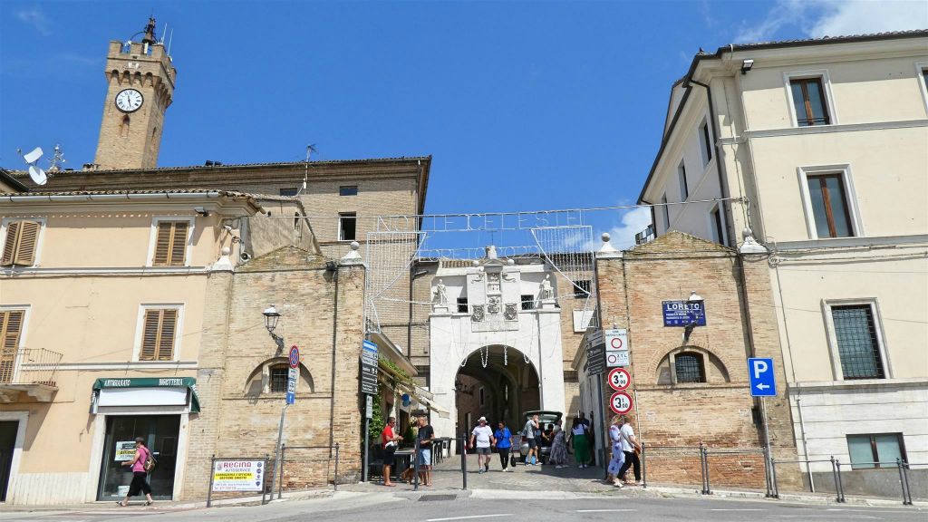 LORETO - de stadspoort Porta Romana