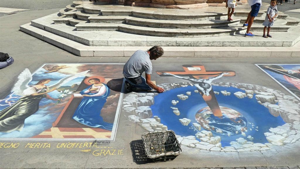 LORETO - een kunstenaar op het plein Piazza della Madonna