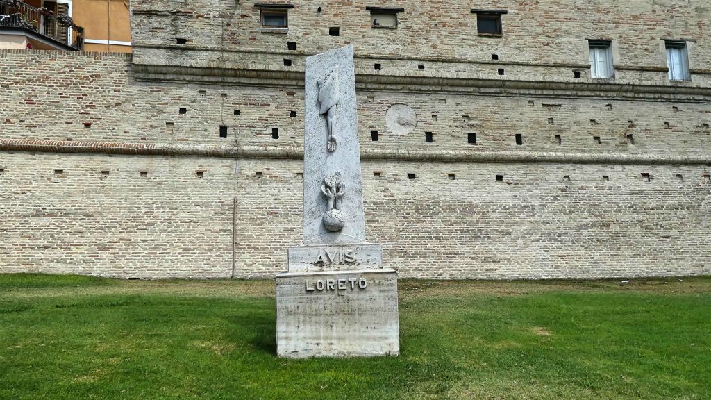LORETO - een monument ter ere van donoren van bloed, organen en merg