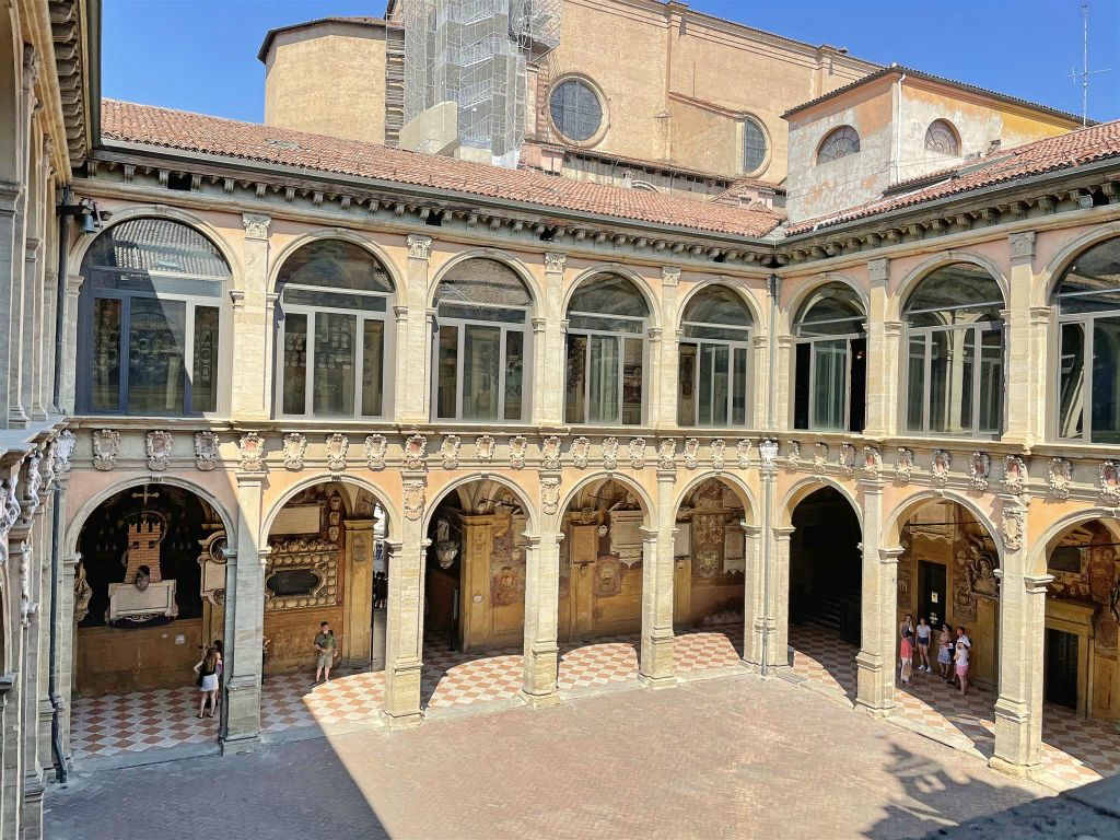 BOLOGNA - de universiteitsbibliotheek