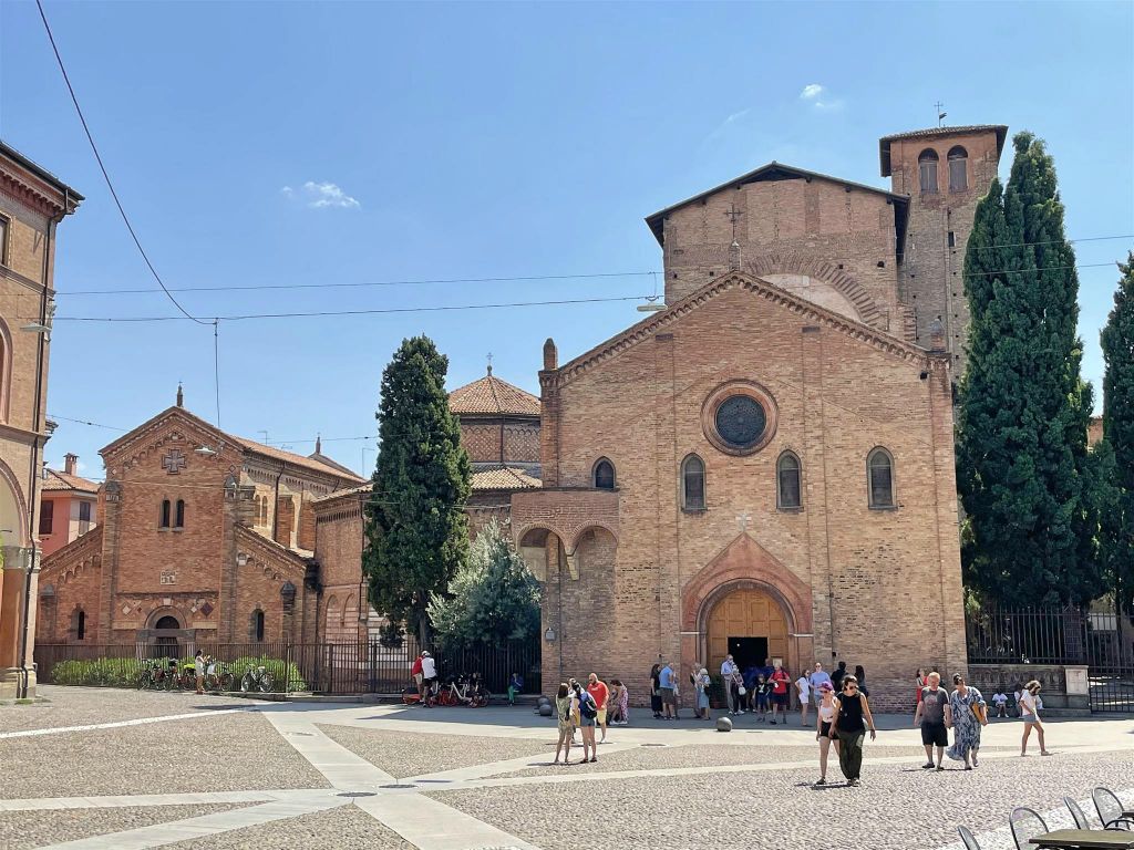BOLOGNA - de basiliek van Santo Stefano