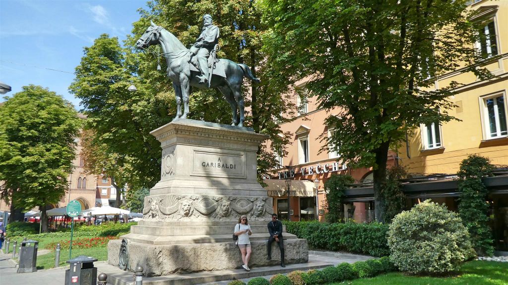 BOLOGNA - het Giuseppe Garibaldi monument