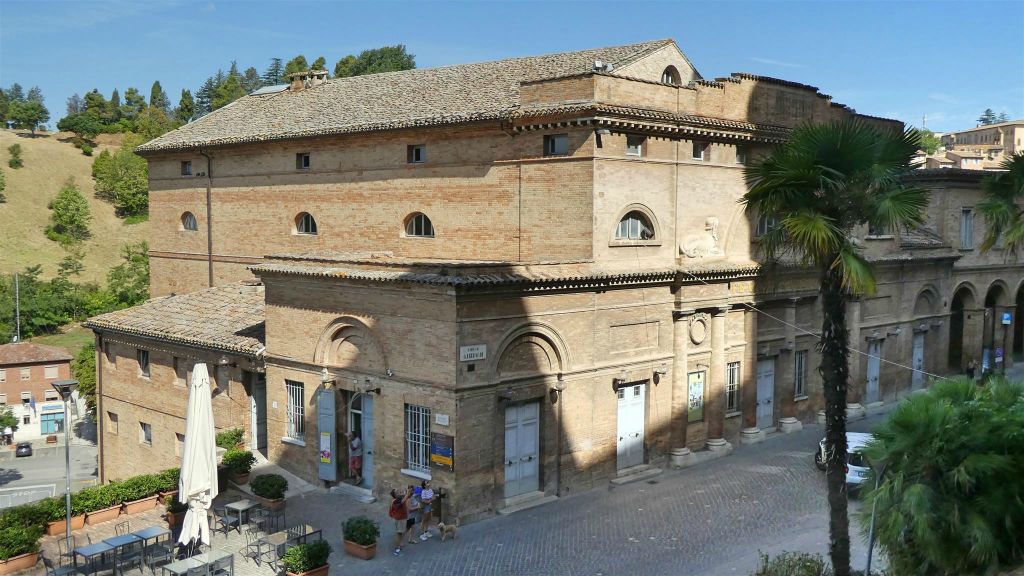 URBINO - het Sanzio theater