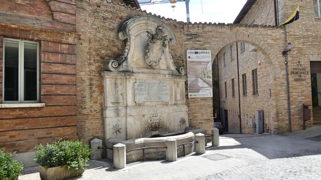 URBINO - een fontein
