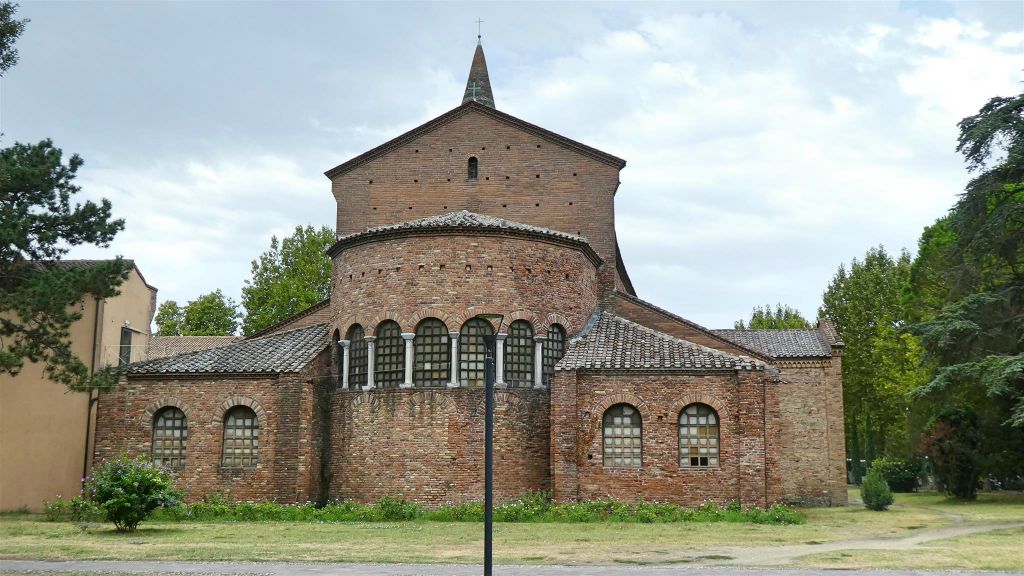 RAVENNA - de kerk van San Giovanni Evangelista