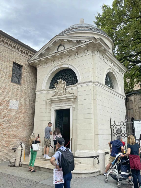 RAVENNA - het graf van Dante Alighieri