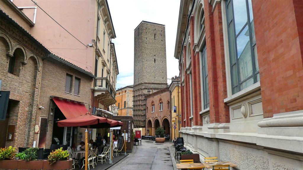 RAVENNA - de stadstoren Torre Civica