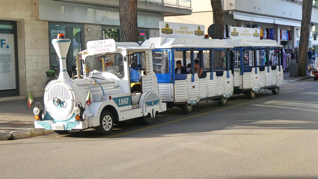 GABICCE MARE - een toeristentrein