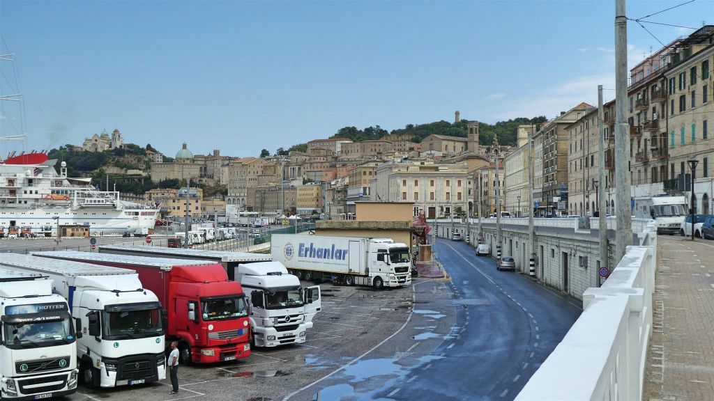 ANCONA - het uitzicht over de stad