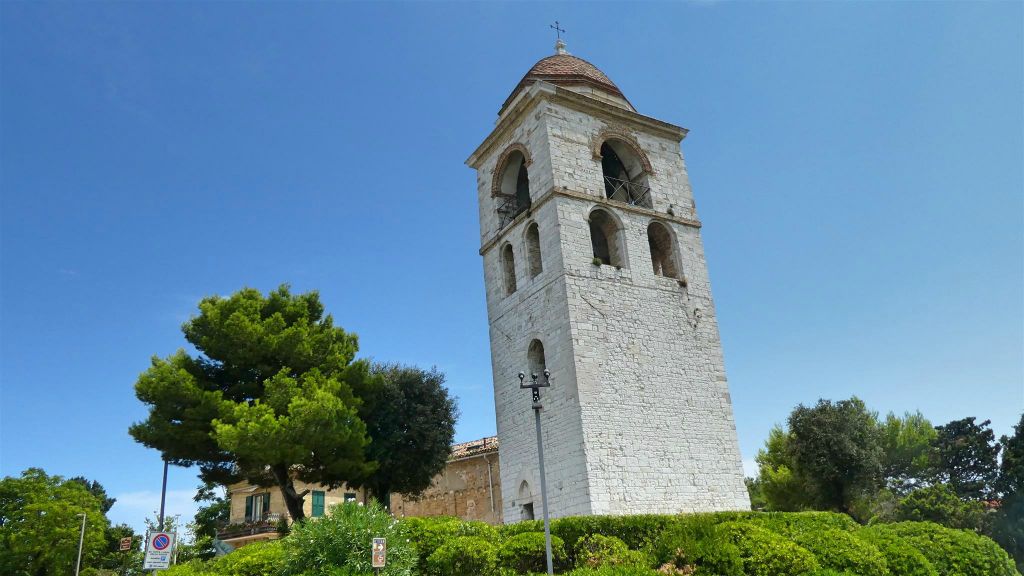 ANCONA - de klokkentoren van de kathedraal van Ancona
