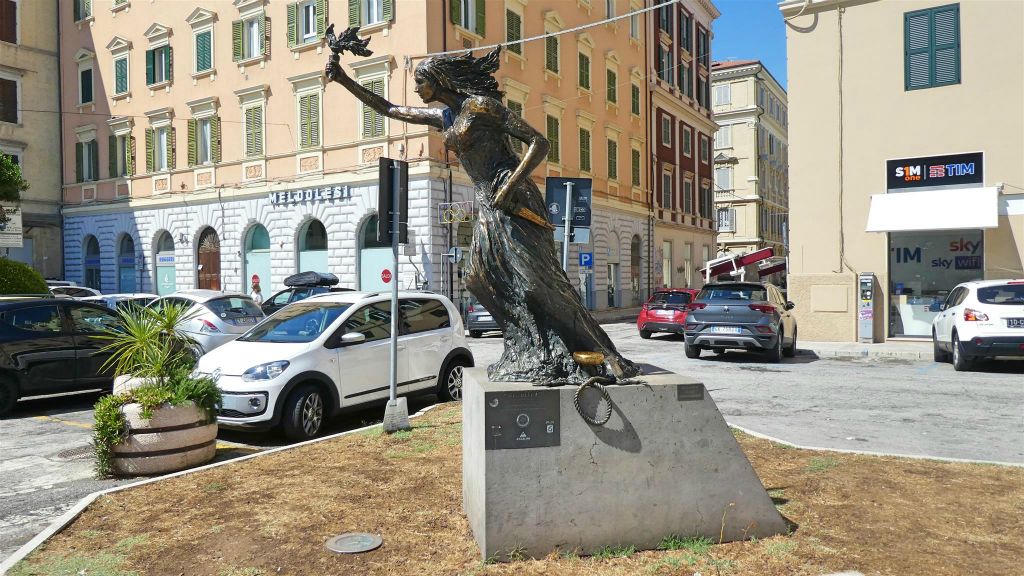 ANCONA - het Stamira standbeeld