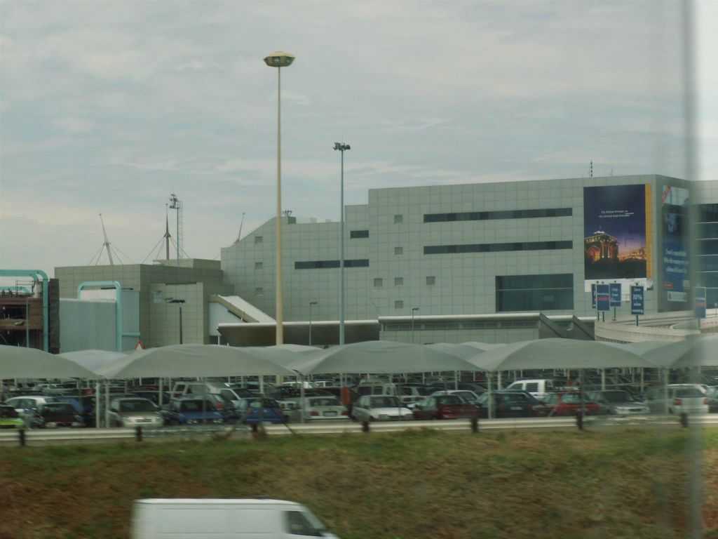 JOHANNESBURG - het vliegveld vanuit een rijdende bus