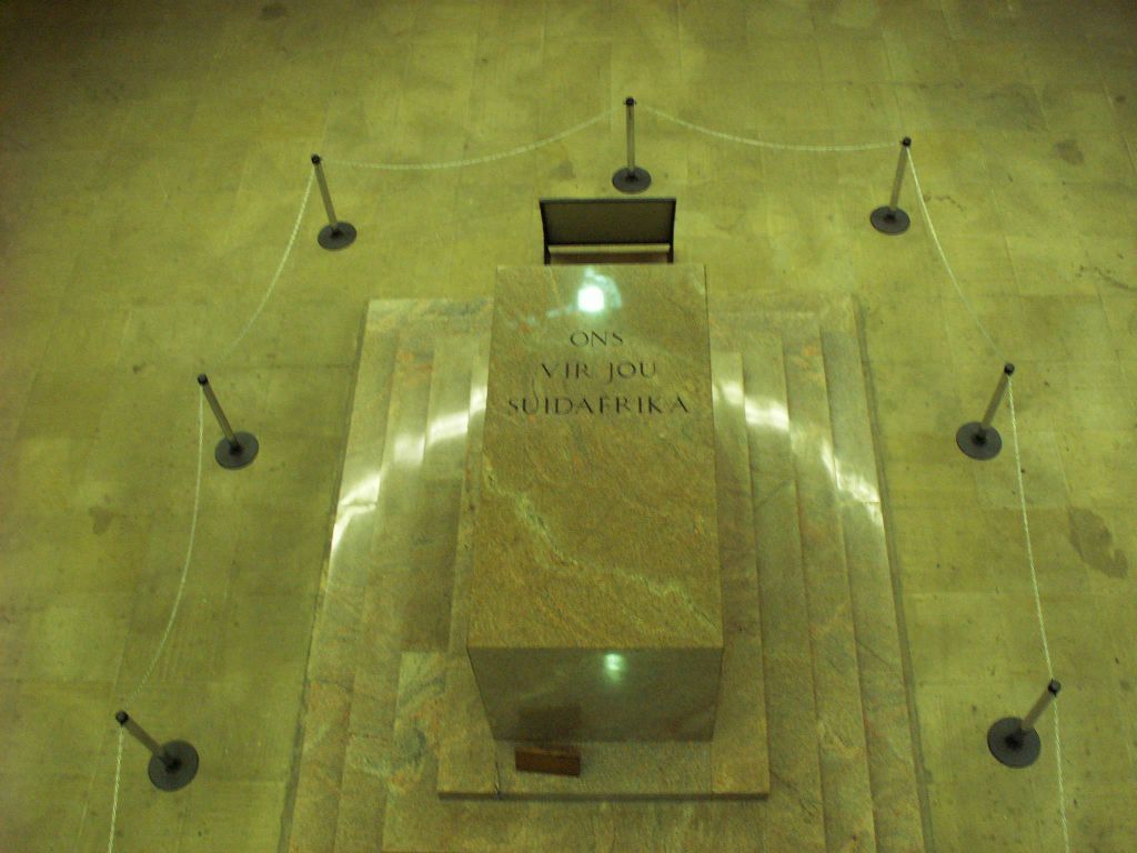 PRETORIA - binnen in het voortrekker monument