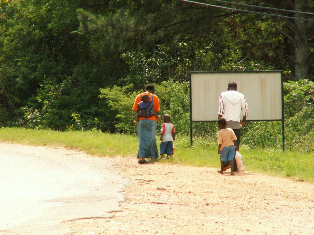 SWAZILAND - een gezin op straat