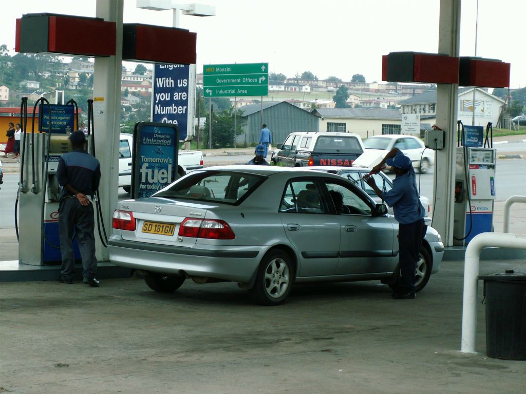 SWAZILAND - een benzine station