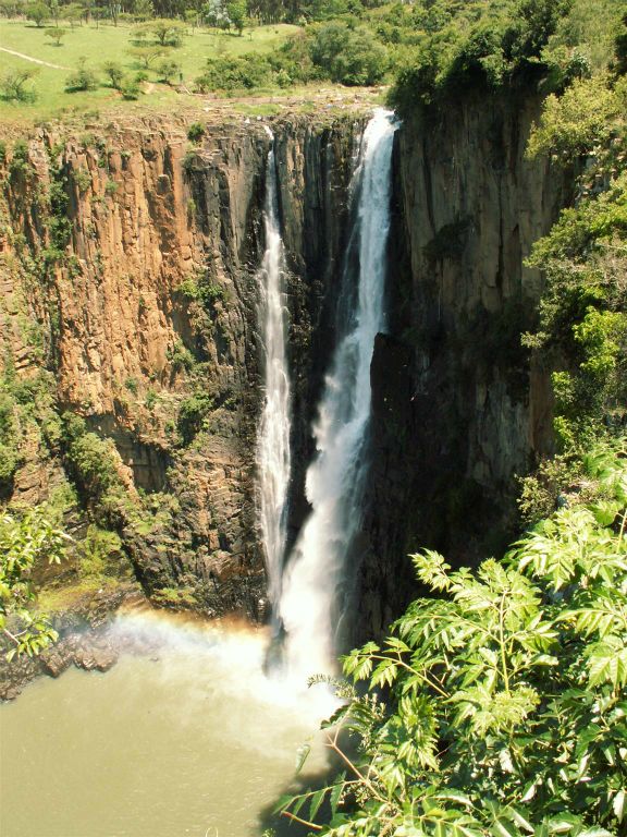 ST. LUCIA -> ROYAL NP - een waterval onderweg