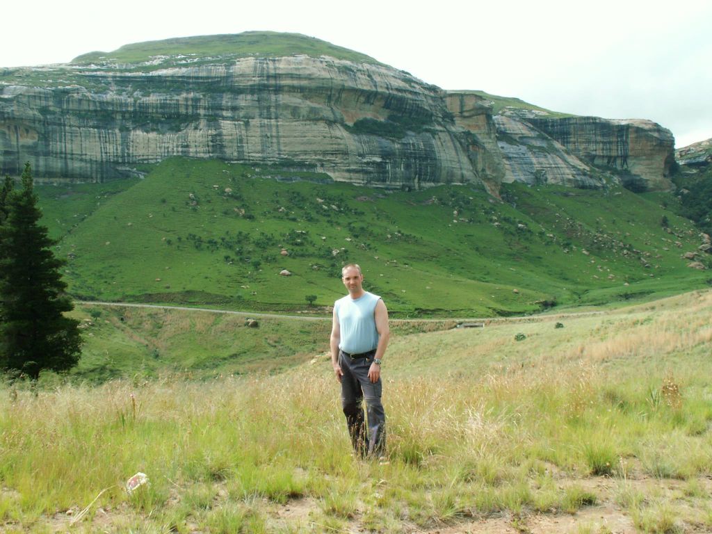 ROYAL NP -> LESOTHO - Carlos in het landschap
