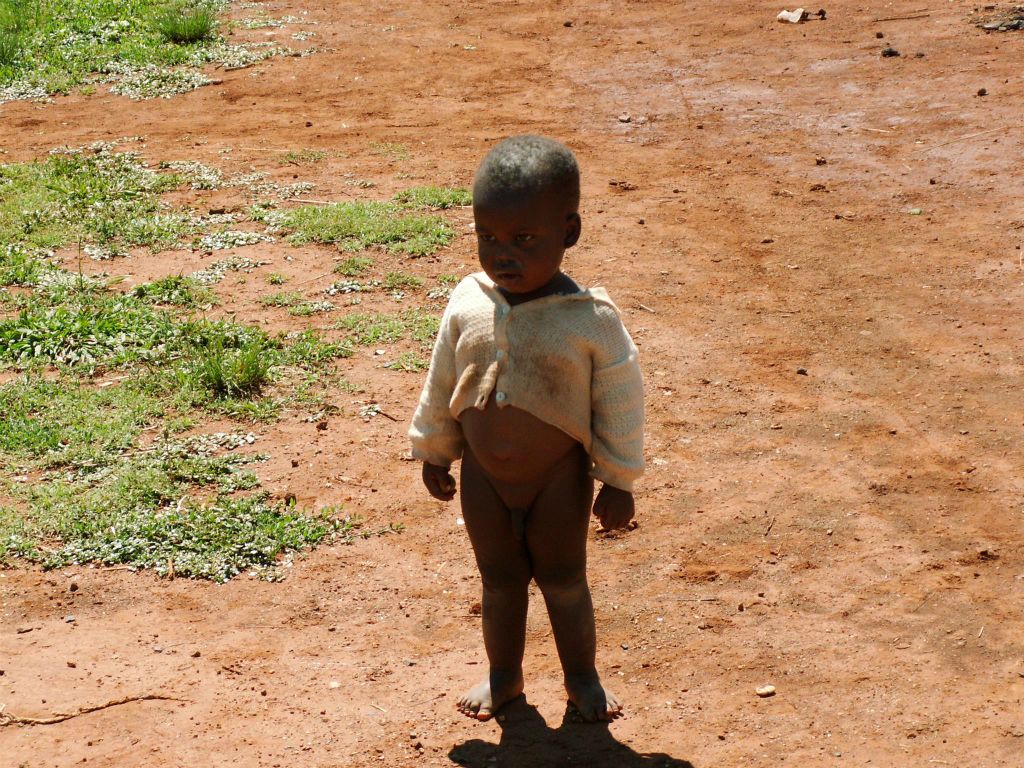 LESOTHO - een kind in een dorp