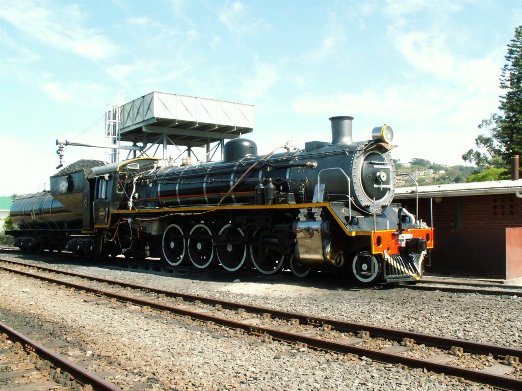 KNYSNA - een steenkolen locomotief van de Outeniqua Choo-Tjoe trein