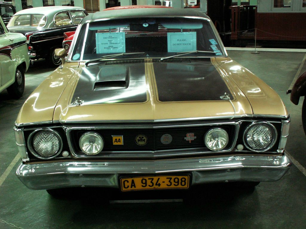 GEORGE - een Ford Fairmont G.T. uit 1970 in het treinmuseum