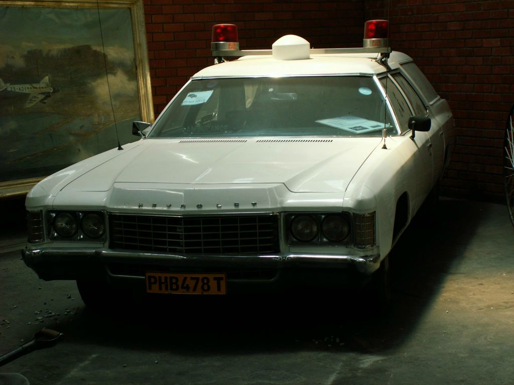 GEORGE - een Chevrolet ziekenwagen in het treinmuseum