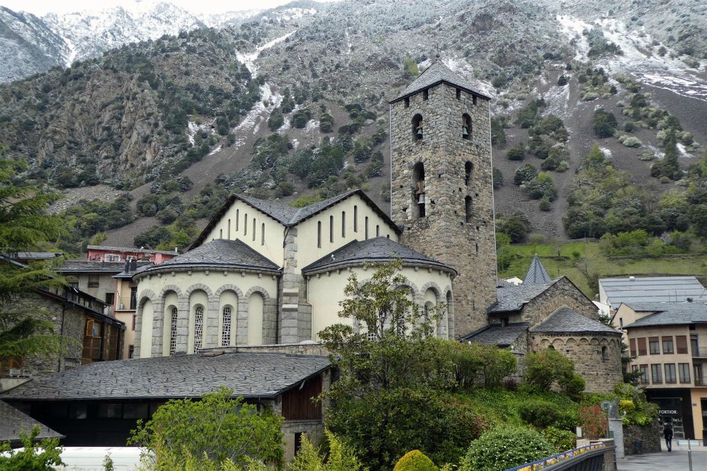 ANDORRA LA VELLA - de Sint Stefanuskerk in het oude centrum
