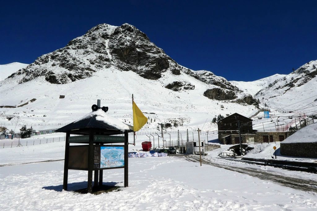 VALL DE NURIA (SPANJE) - uitzicht bij aankomst bij Vall de Núria
