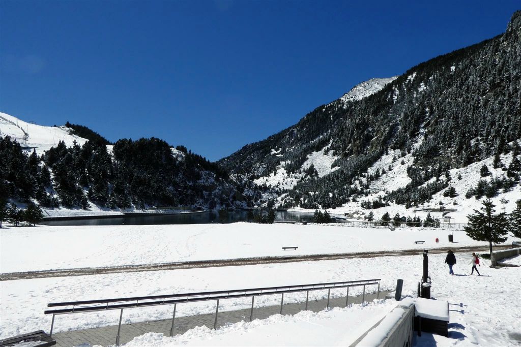 VALL DE NURIA (SPANJE) - het meer bij Vall de Núria