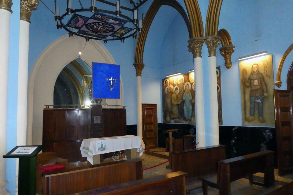VALL DE NURIA (SPANJE) - binnen in de kerk van de maagd van Núria