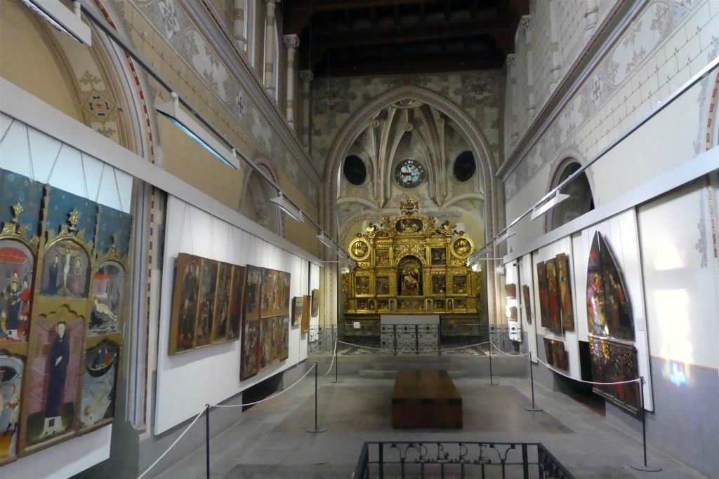 SEU D'URGELL (SPANJE) - een zaal in het museum bij de kathedraal van La Seu d'Urgell