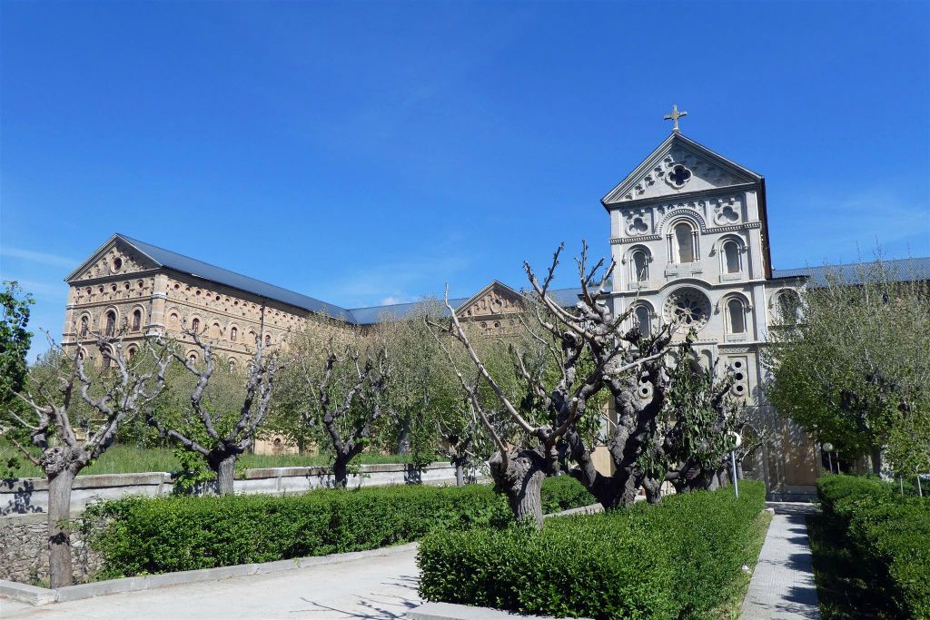 SEU D'URGELL (SPANJE) - het gebouw Seminarie van La Seu d'Urgell uit 1860 wat nu gebruikt wordt als studentenhuis