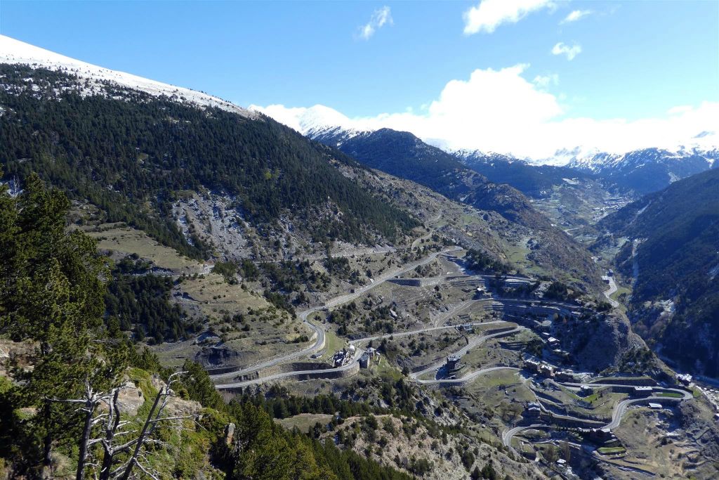 CANILLO - het uitzicht vanaf de skywalk Mirador del Roc del Quer