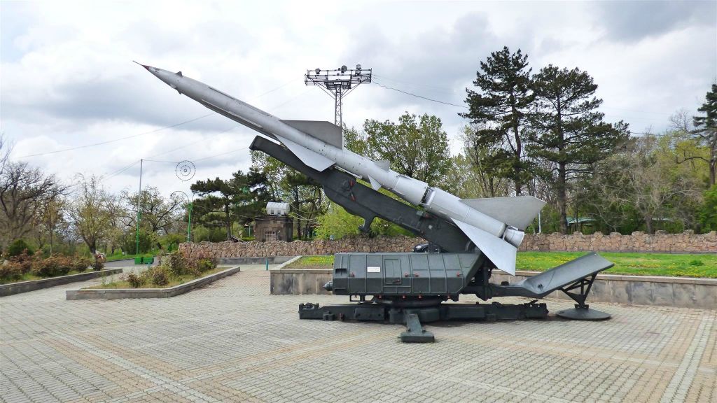 YEREVAN - een Sovjet S-75 grond-lucht raket in het Victory park
