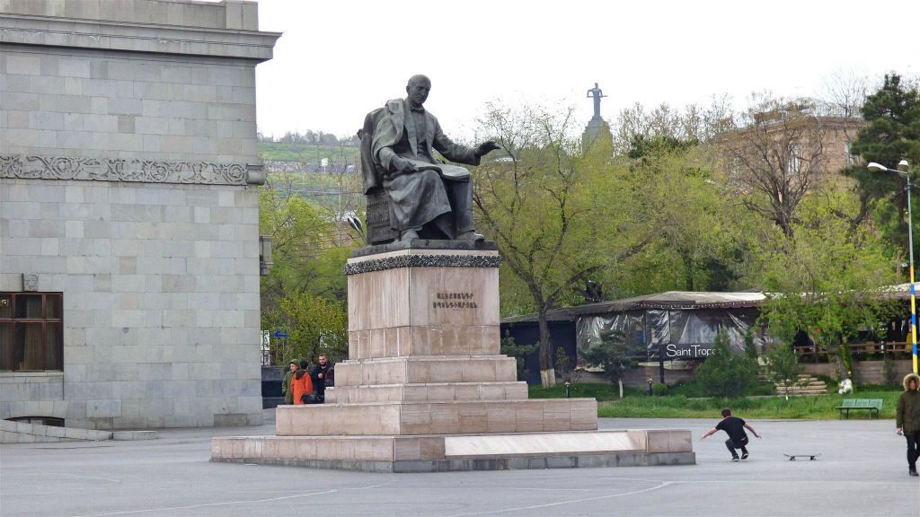 YEREVAN - een standbeeld ter ere van de Armeense componist en dirigent Alexander Spendiaryan (1871-1928) op het vrijheidsplein