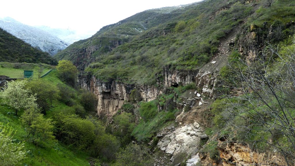 GORIS -> TATEV - het uitzicht bij Devil's Bridge, een diepe kloof van de Vorotan-rivier