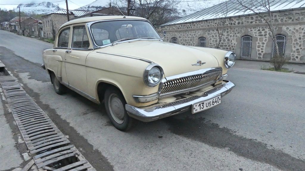 GORIS - een GAZ M21 Volga