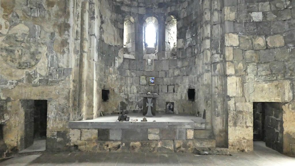 VAGHATIN - binnen in het Vorotnavank-kloostercomplex