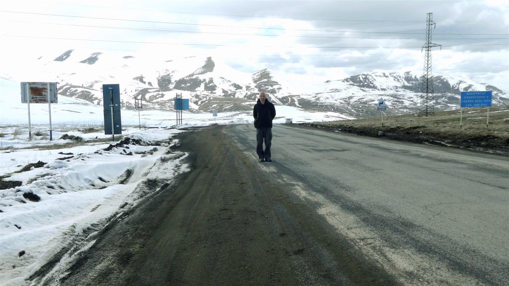 VAGHATIN -> JERMUK - Carlos op de Vorton-pas (2344m)