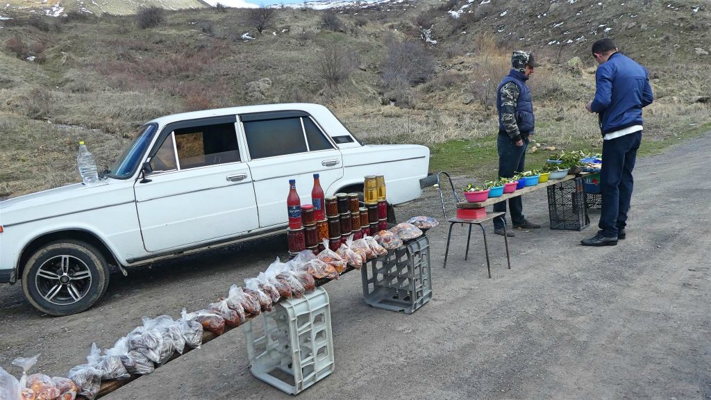 VAGHATIN -> JERMUK - de verkoop van Armeense producten langs de weg