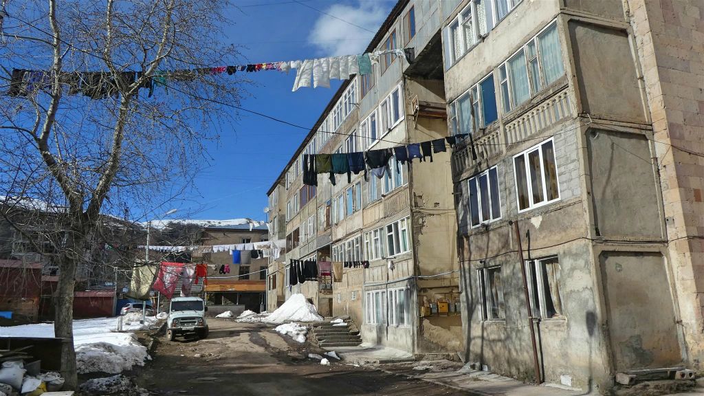 JERMUK - een flatgebouw uit de Sovjet tijd