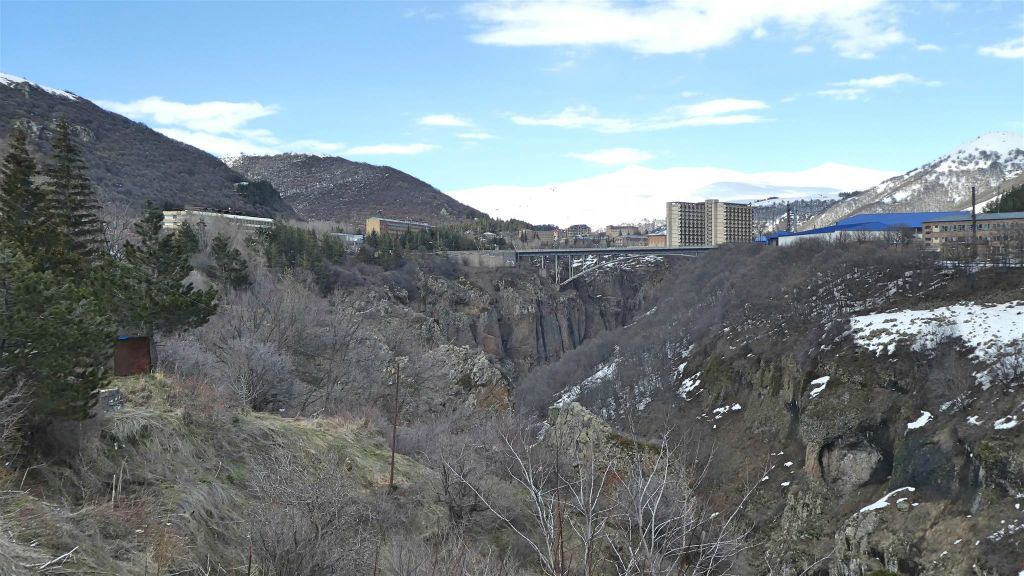 JERMUK - het uitzicht over de kloof met de Arpa rivier