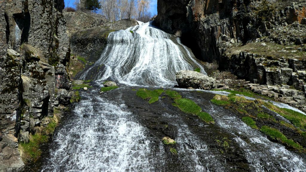 JERMUK - de Jermuk waterval