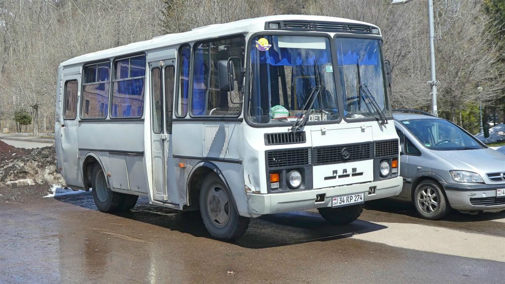 JERMUK - een PAZ-3205 bus