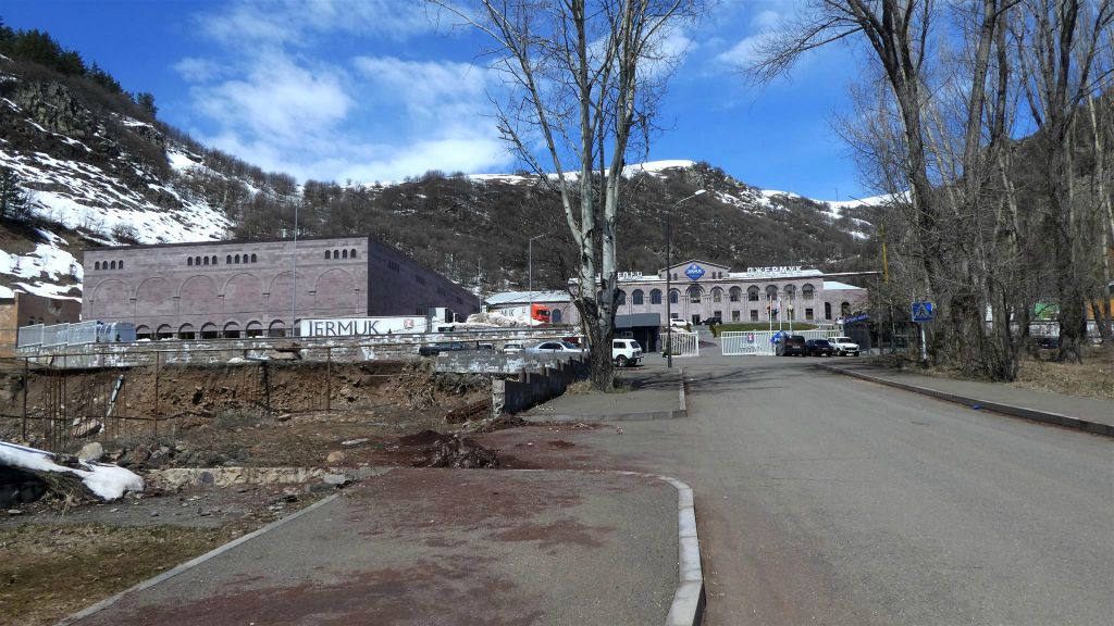 JERMUK - de Jermuk mineraal water fabriek