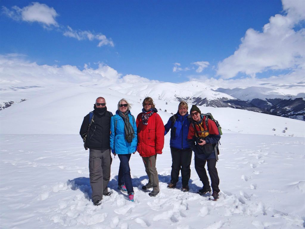 JERMUK - Carlos en groepsgenoten in de sneeuw