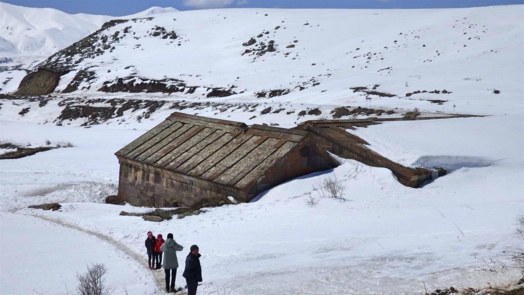YEGHEGNADZOR - de Selim Caravanserai, een oude herberg voor reizigers