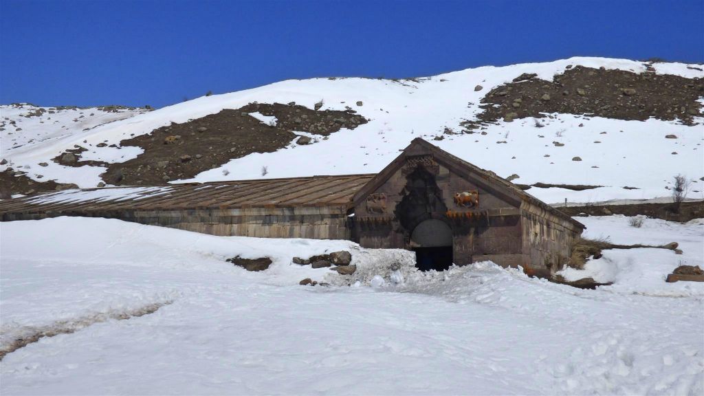 YEGHEGNADZOR - de Selim Caravanserai, een oude herberg voor reizigers