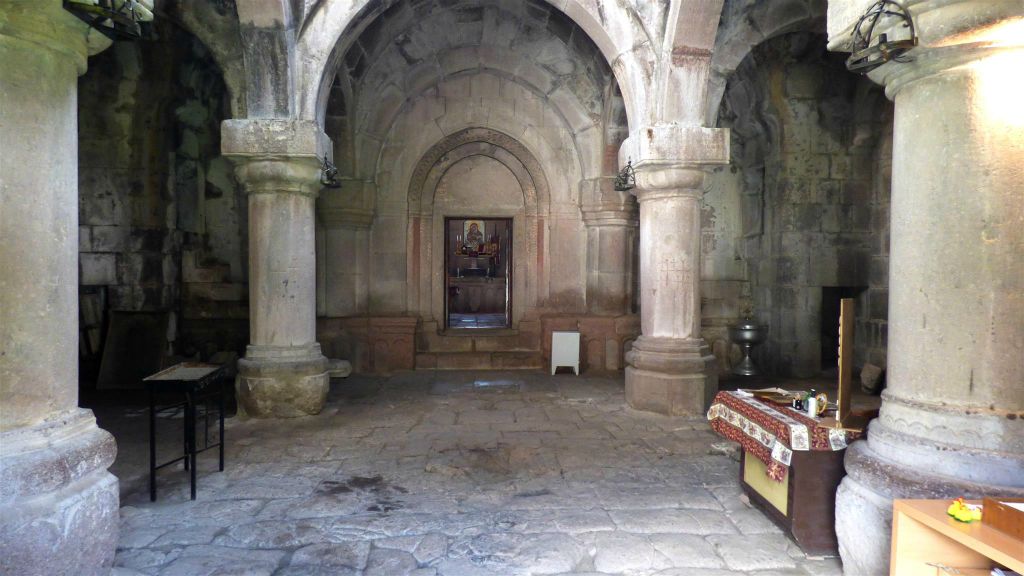 GOSH - binnen in een kerk bij het Goshavank-kloostercomplex